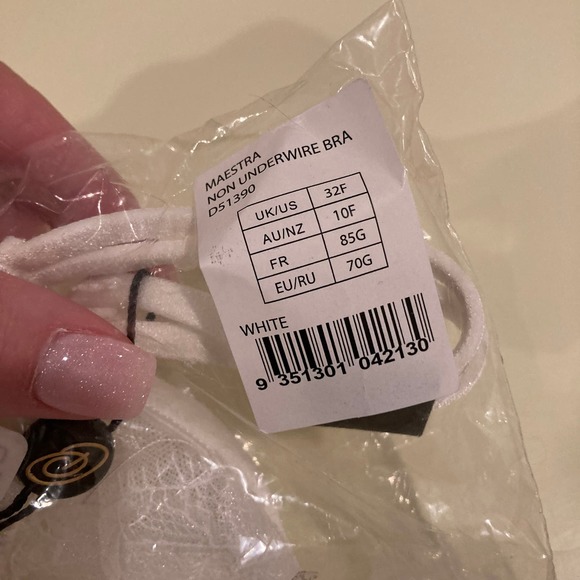 NWT Dita Von Teese Maestra White Lace Underwire Balconette Bra Size 36C - Picture 5 of 14